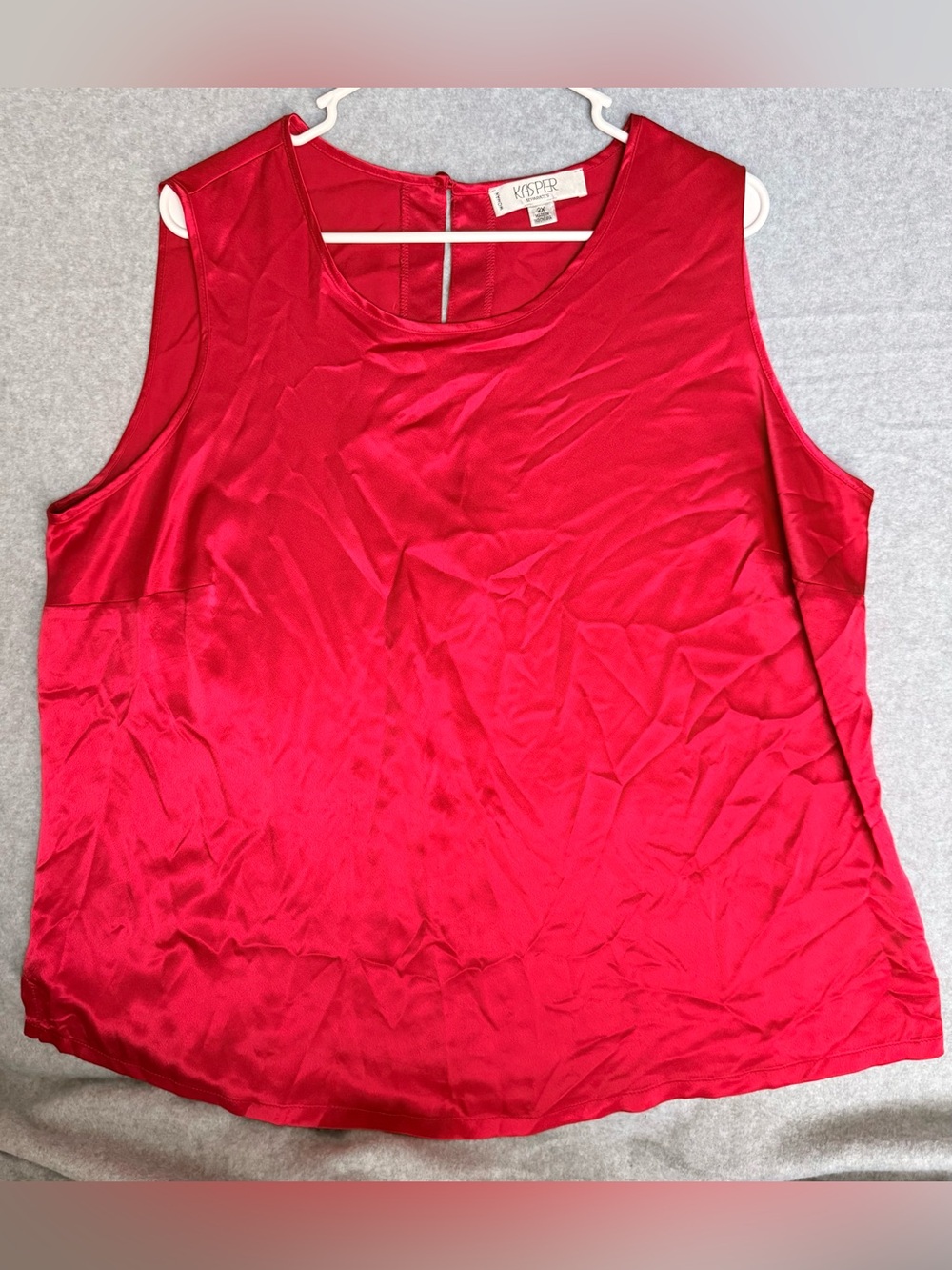 Kasper Separates Womens 2X Red Satin Sleeveless Shell Top Blouse Keyhole